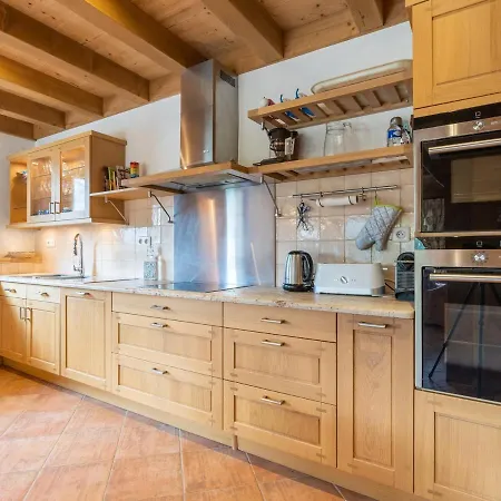 Mitoyen 3 Etoiles A La Clusaz, 500m Des Pistes, 10 Pers, Terrasse, Cheminee, Garage, Wifi - Fr-1-459-186 Chalet La Clusaz